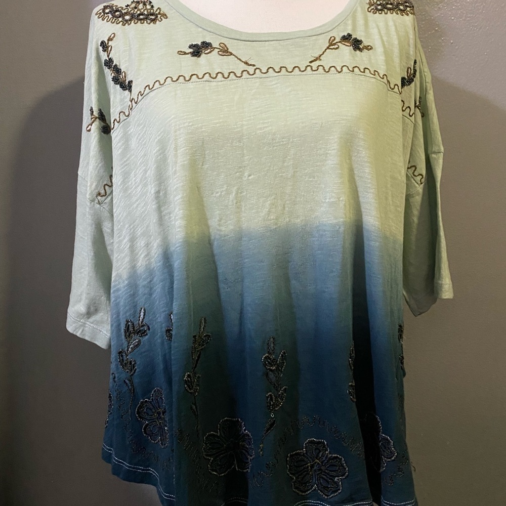 Anthropologie Akemi + Kin Ombré Tee - Picture 4 of 5